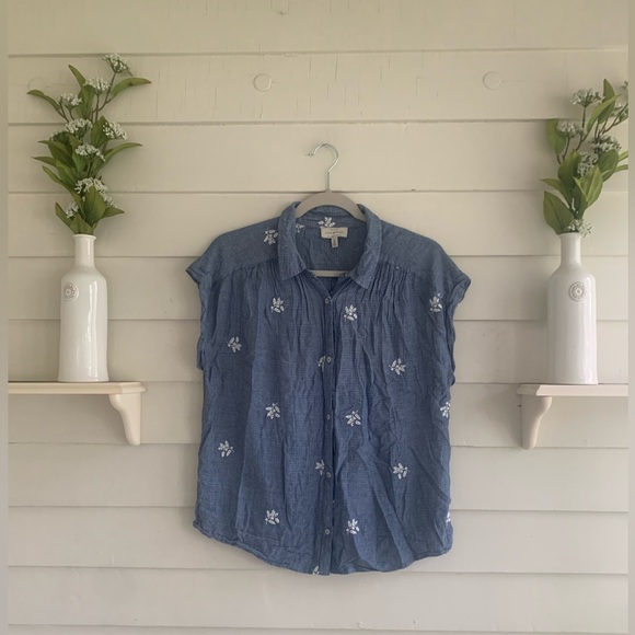 Lucky Brand Short Sleeve Embroidered Button Shirt Size Medium - Picture 2 of 6